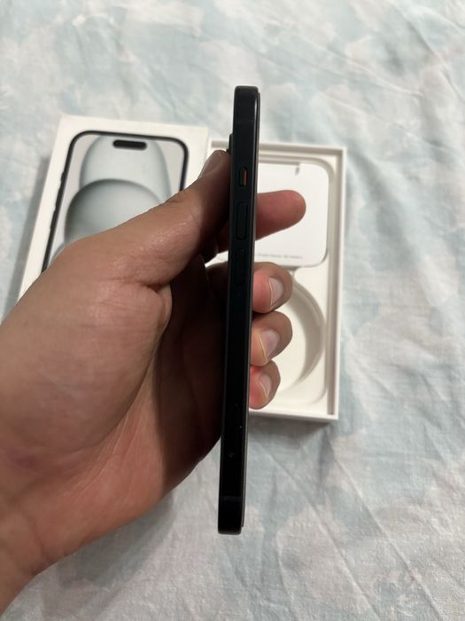 Продам iPhone 15 128