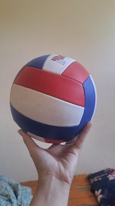 Продам Мяч волейбольный