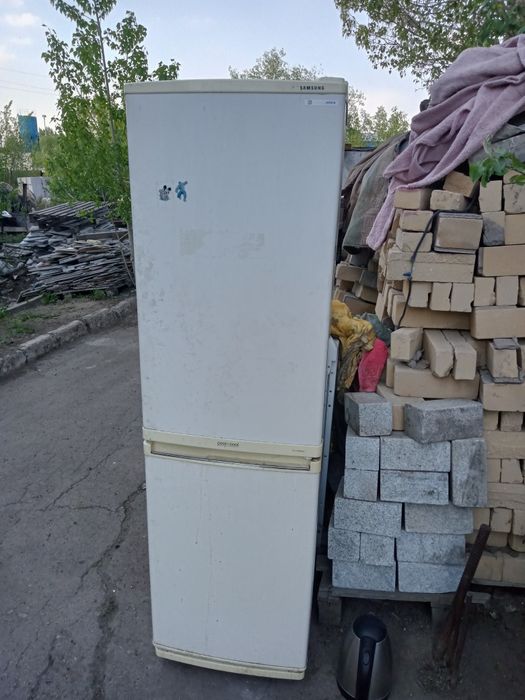 Холодильник    .