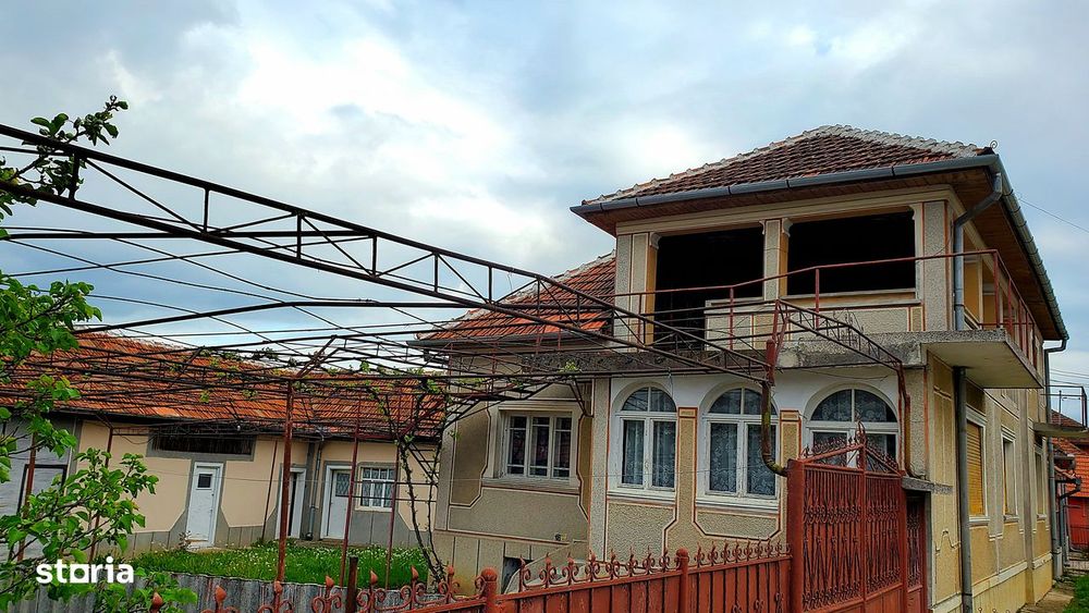 Casa langa Oradea 177 mp, 4800 mp teren – 77.500 Eur