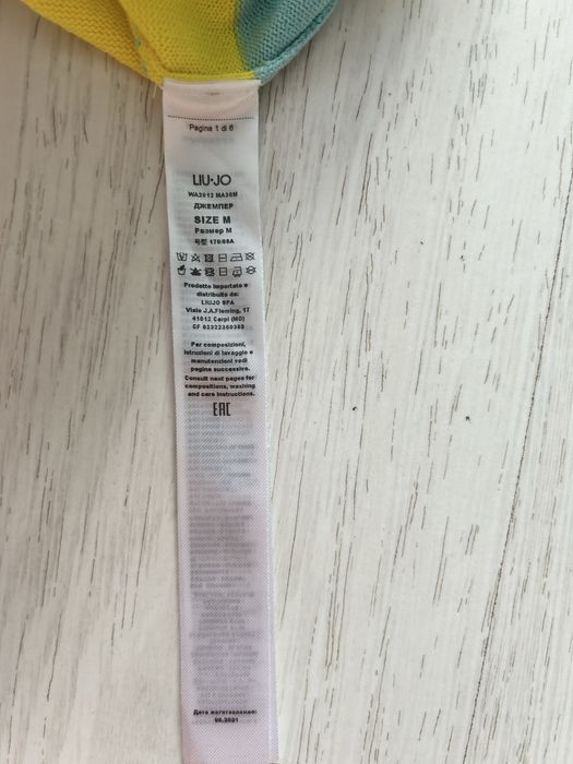 Красиви дамска блуза  с къс ръкав LIO JO ,размер M .