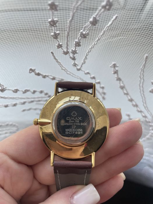 Срочно продам часы наручные