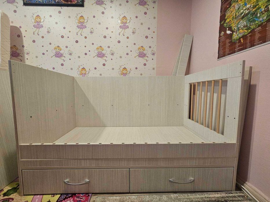 Две еднакви бебешки/детски легла правени по поръчка