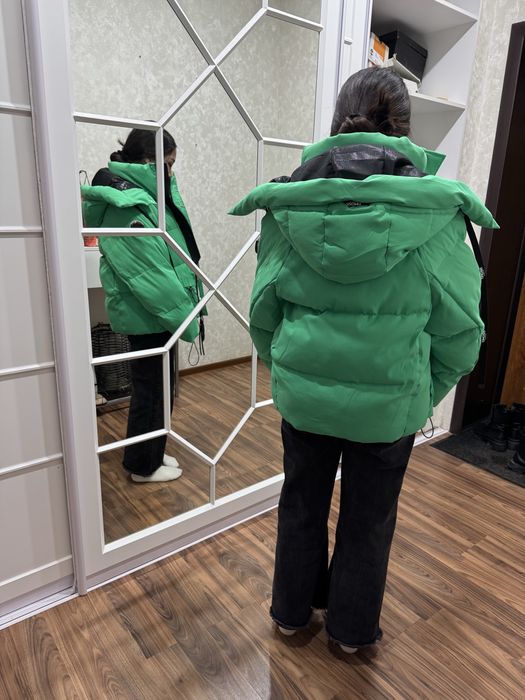 Продам куртку на размер xs