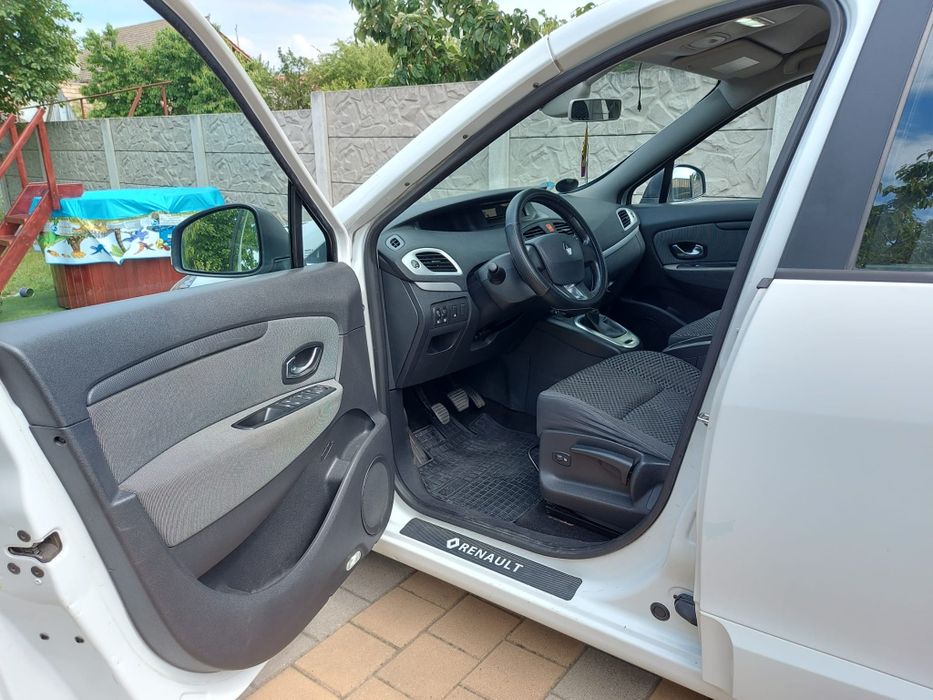 RENAULT Scenic 2011 — imagine 2