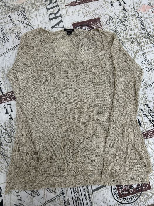 Пуловер и мрежеста блуза