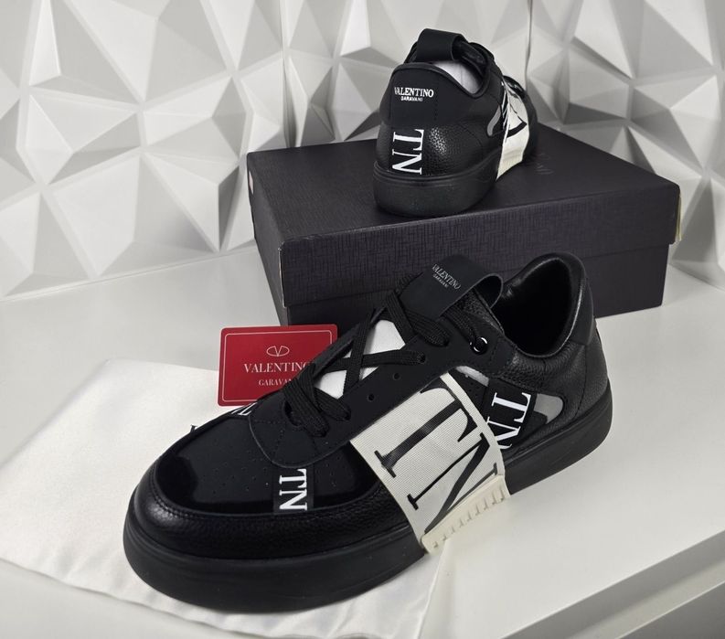 Мъжки обувки Valentino