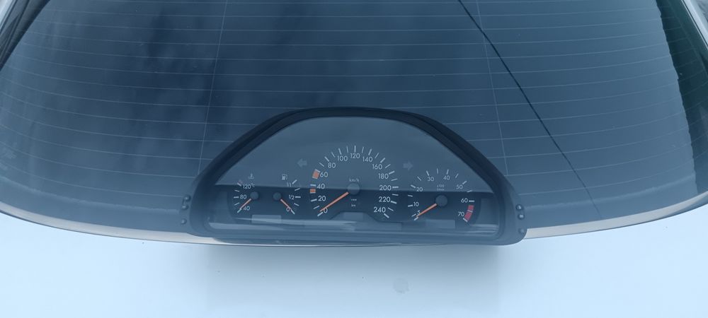 Продам щит прибора на мерседес 210 дорест