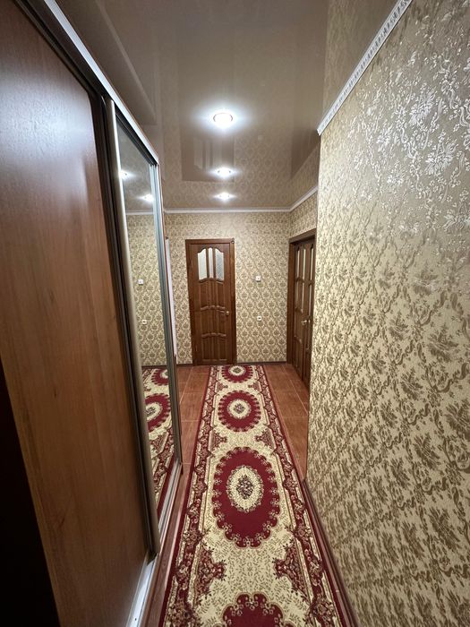 Продам ковры и ковровую дорожку