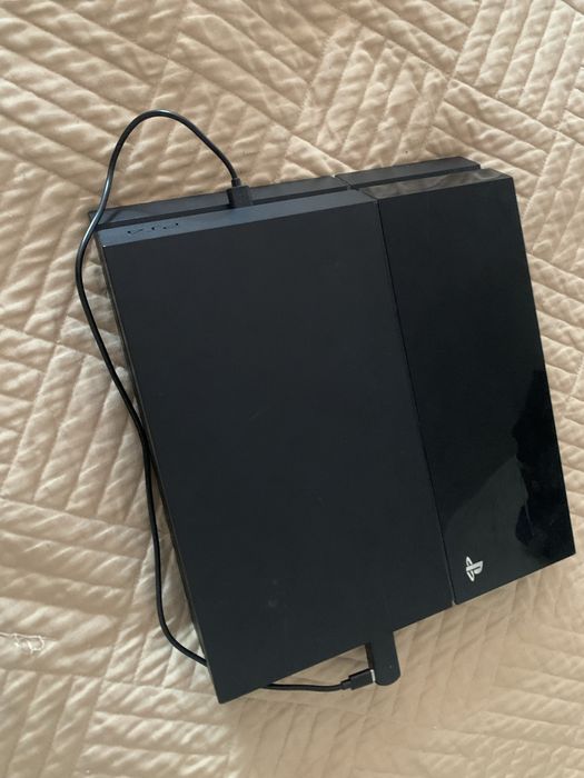 Обменяю прошитую PS4 1 тб цена 110