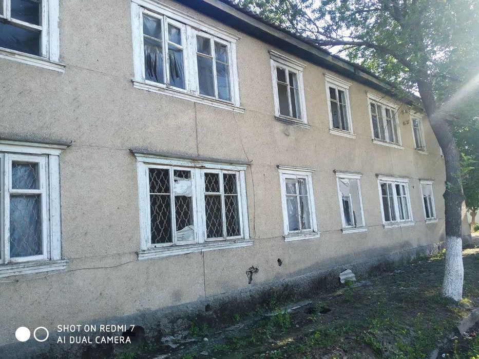 Мирзаободда 2 этаж 1100 КВ бино ва 28 сутик ери сотилади