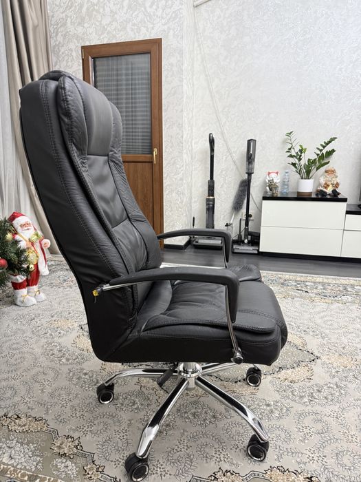 Офисное кресло кожа