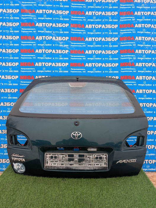 Крышка багажника на Toyota Avensis T200 / Тойота Авенсис Т220