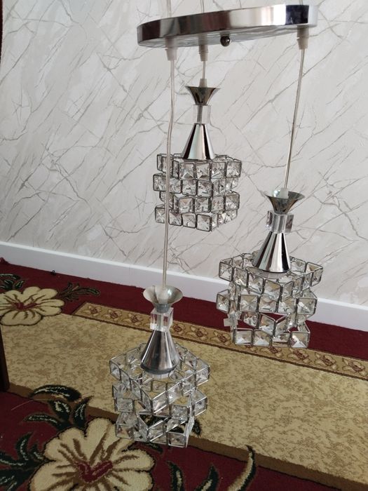 Люстры потолочные