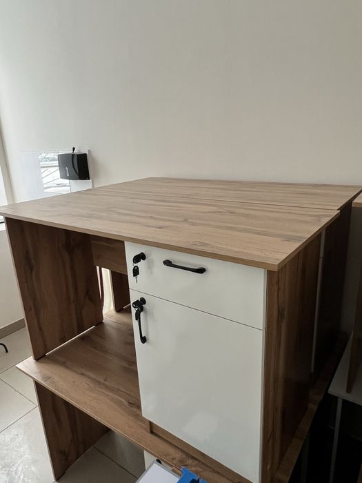 Рабочие компьютерные столы