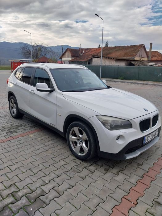 Vând BMW X1 x drive