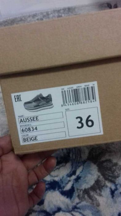Дамски сникърси бежови като нови