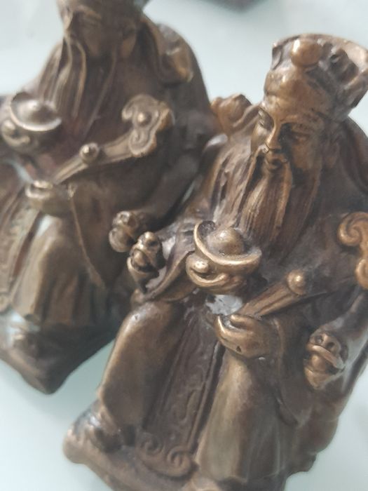 Statuete mici alama regi