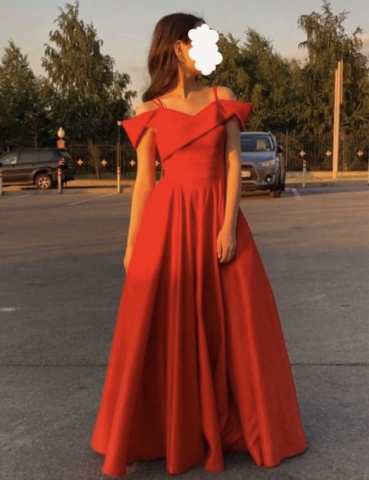 Вечернее платье