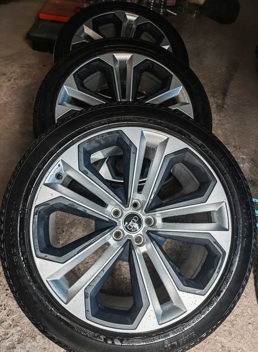 ОРИГИНАЛНИ джанти със гуми!! AUDI