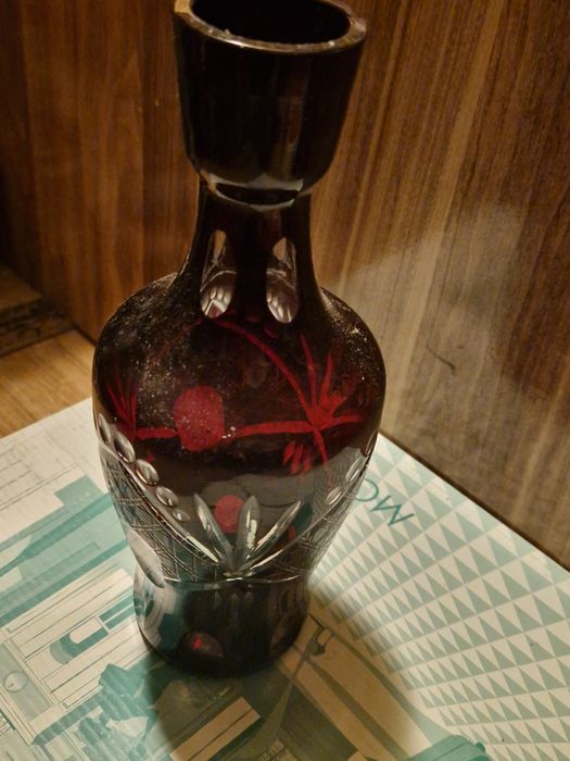 Vând vase sticla, fructiera, bomboniera și sticla de rubin