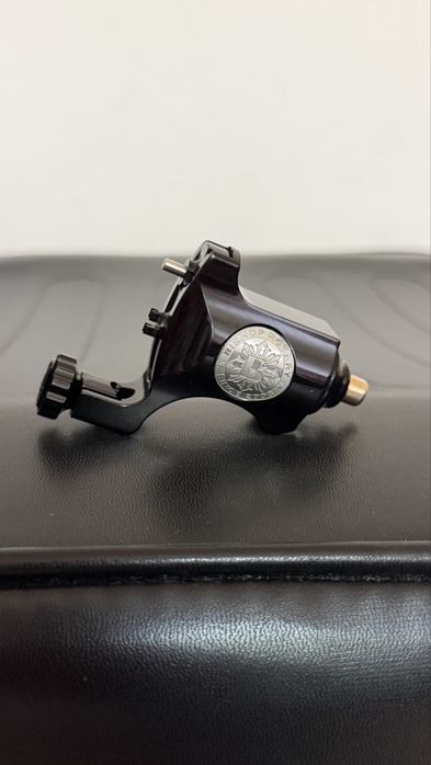 Vand 3 aparate de tatuat + 2 surse wireless