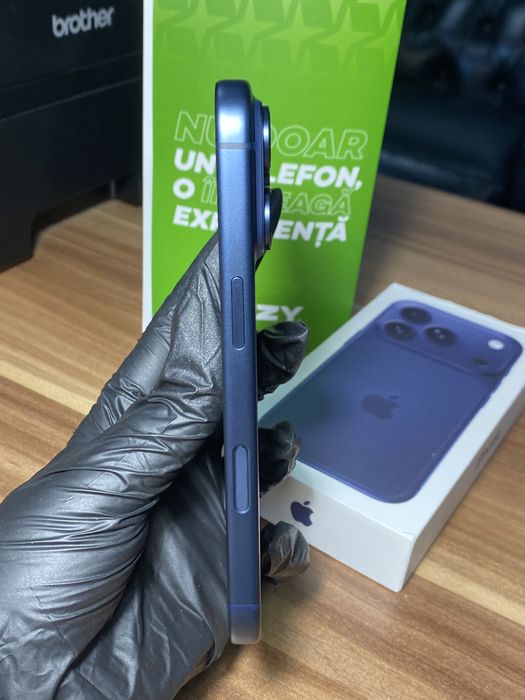 iPhone 17 Pro • 512 GB • Deep Blue