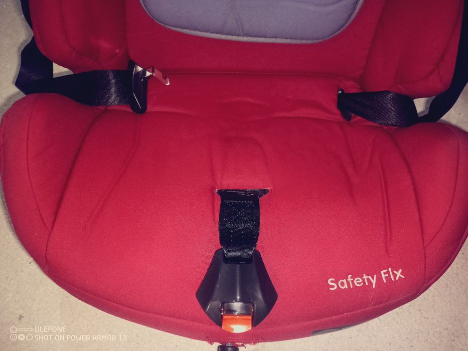 Детско столче за кола със система Изификс