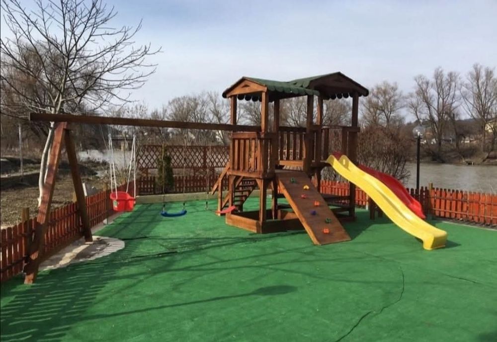 Căsuța copii/ tobogan /loc de joaca