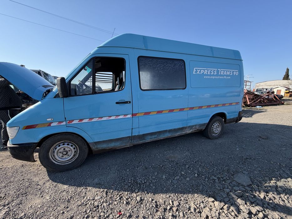 Мерцедес спринтер 208 Д 2.3 79 кс на части