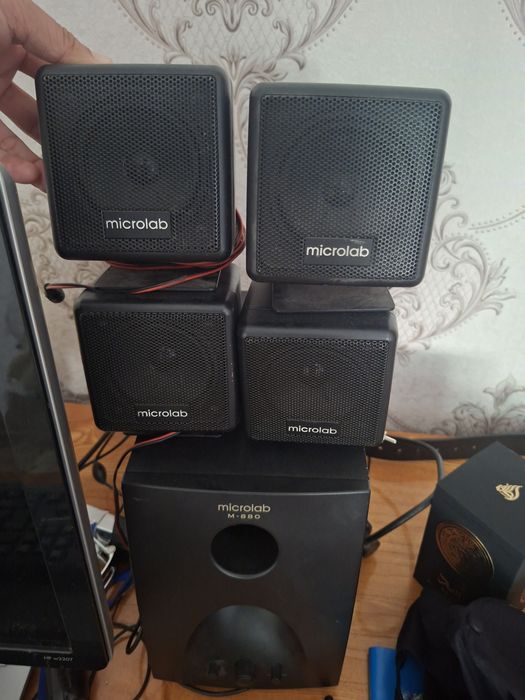 Саббуфер Microlab M-880