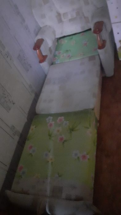 Продам раскладной диван и кресло