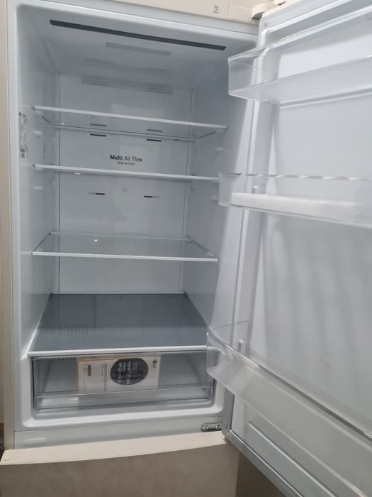 Холодильник,в отличном состоянии