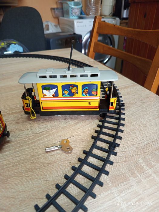 Ретро влак тенекиен