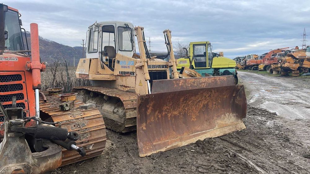 Dezmembrez buldozer Liebherr 722 Litronic