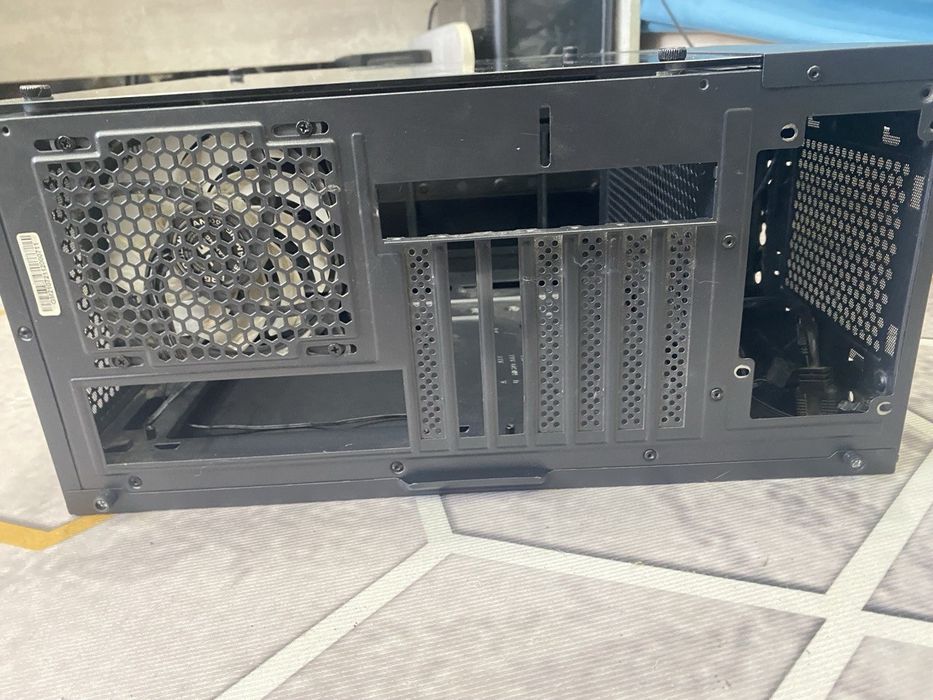 игровой корпус 2E Gaming RUNA G2107