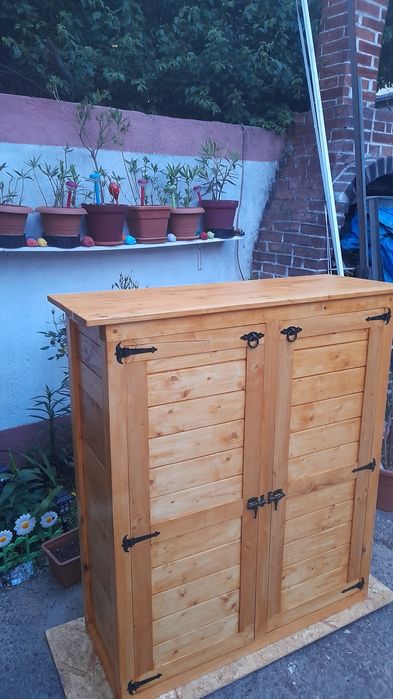 Mobilier Rustic cu feronerie rustica