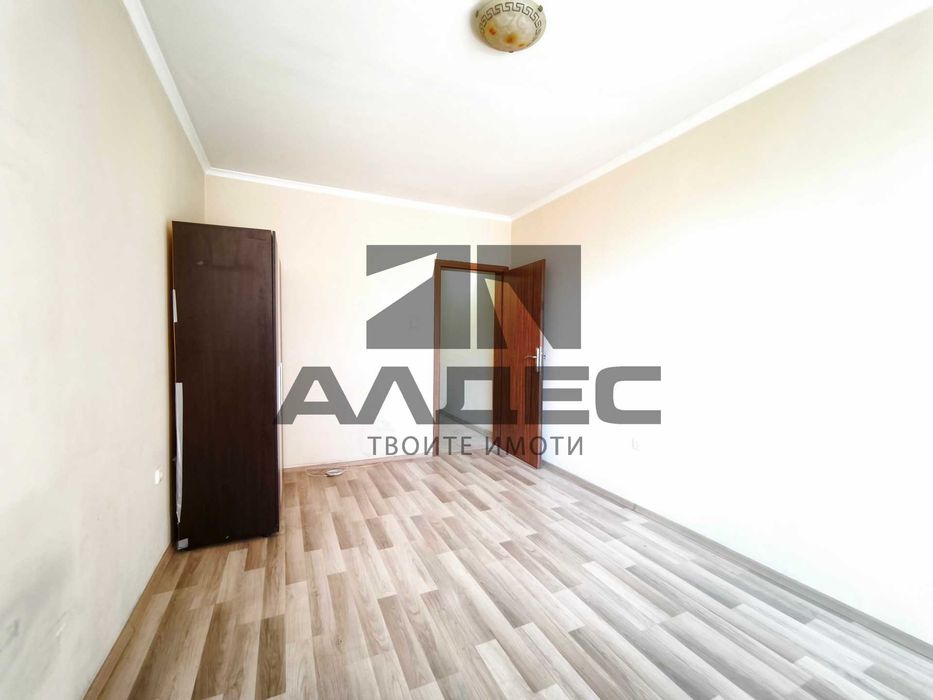 Продава се тухлен двустаен ап. в Зона Б 19!