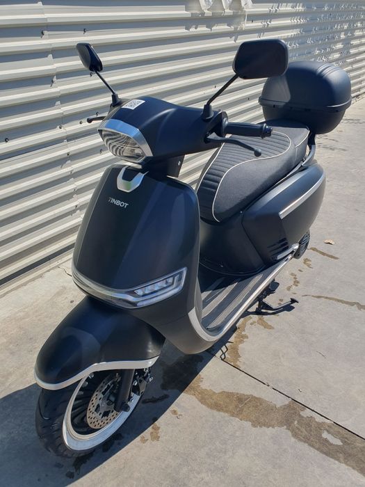 Scuter electric DEMO Tinbot F8, autonomie 120 km