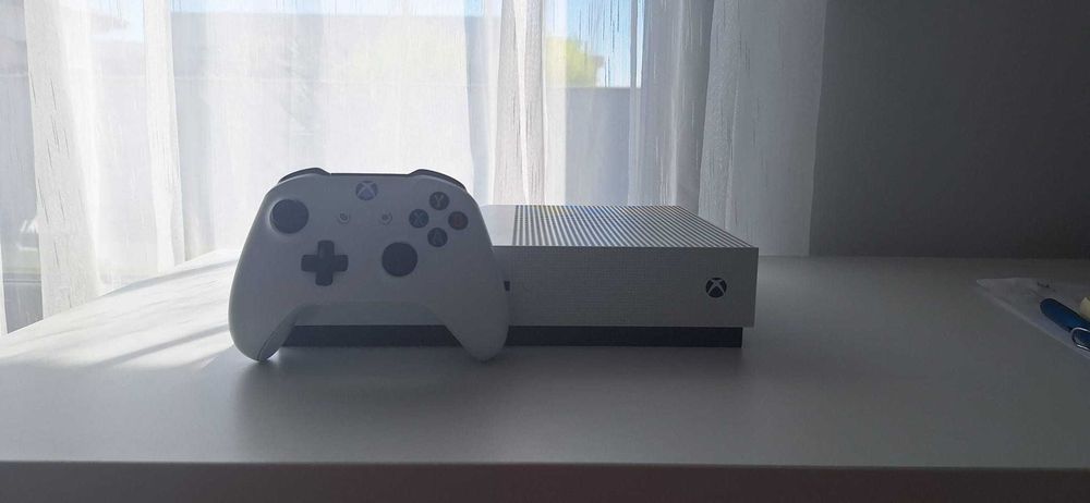 Vand consola XBOX ONE 500 GB
