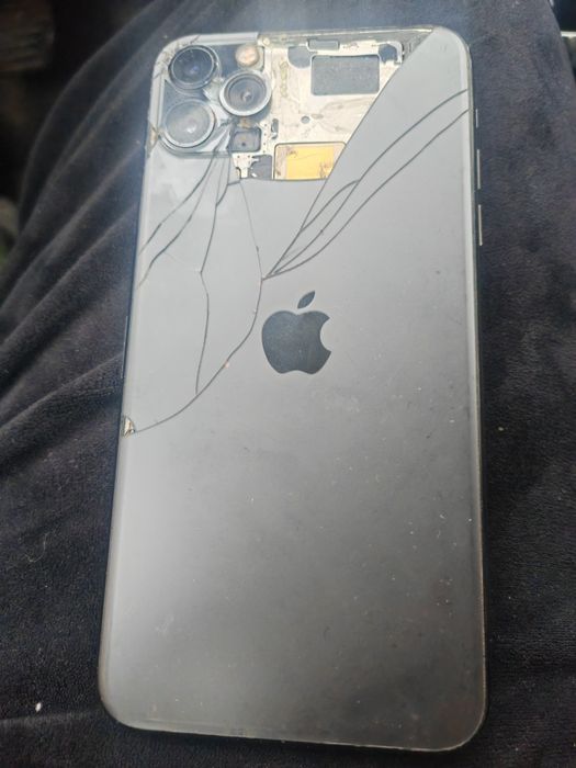 Vând iPhone 11 pro max