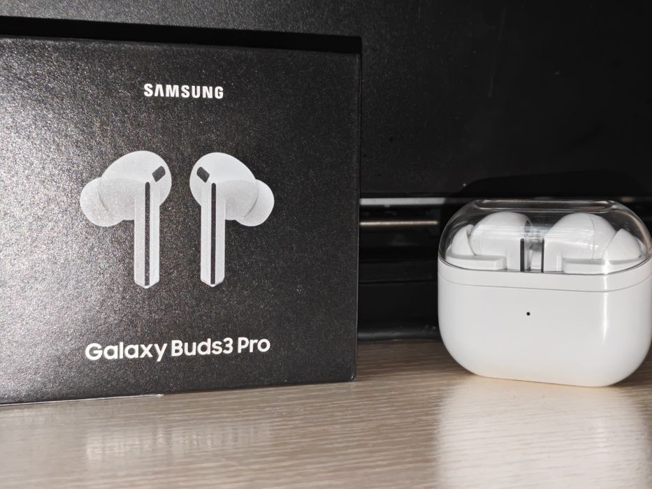 Samsung galaxy buds 3 pro white