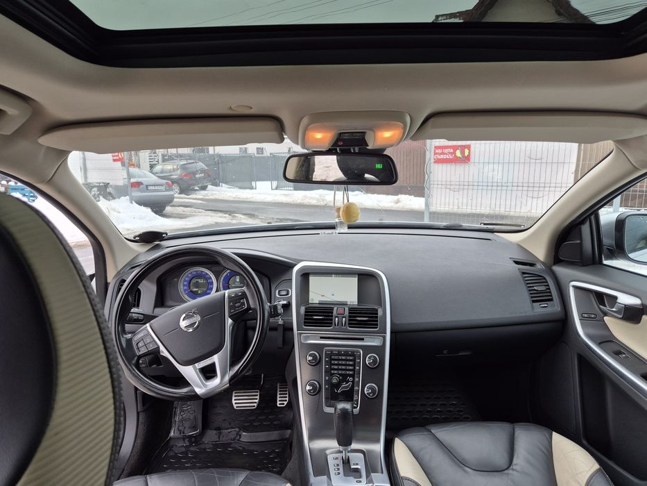 Volvo XC60 R-Design 2012 4x4 2.4 Diesel automat