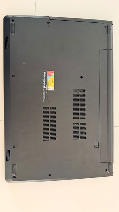 Dell Vostro 15-3568 stare foarte buna cu Win 11 Pro instalat cu licenta conectata la hardware