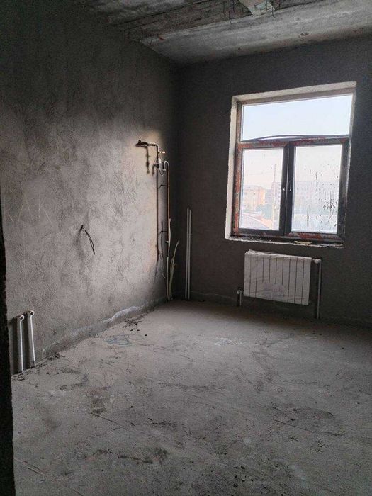 Шахар марказидан дом сотилади