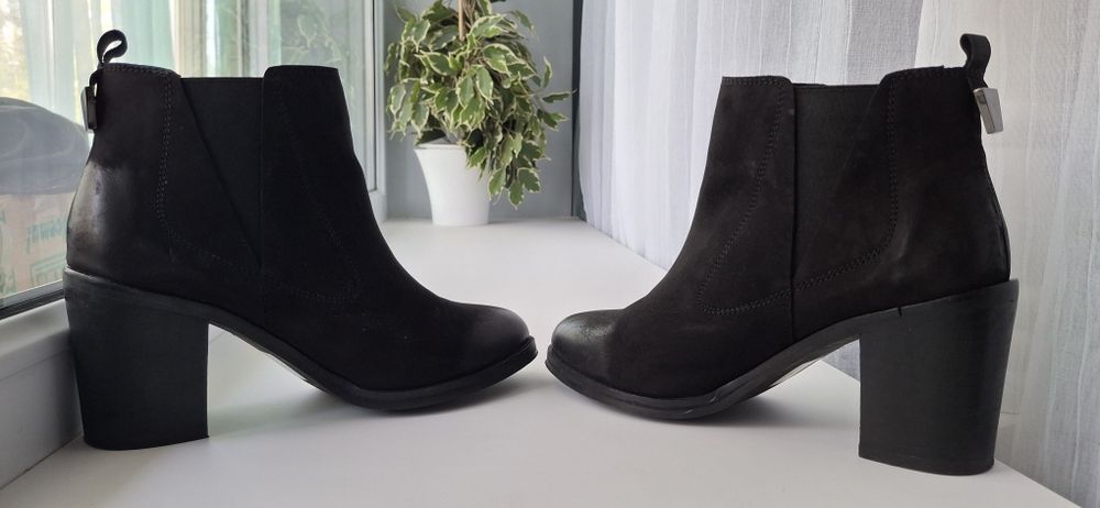 Нубуковые полусапоги Braska 38р