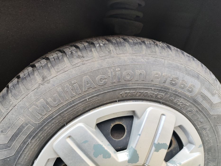 Форд Ескорт ПРОДАВАМ НА ЧАСТИ!