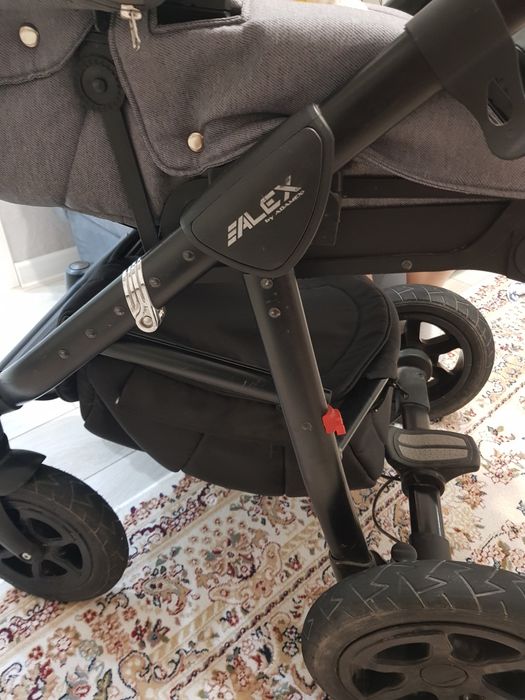 Продам детскую коляску adamex  3в1