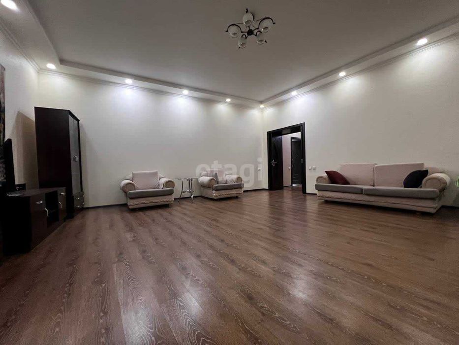 Высоко потолочный дом 4/3/3, 110 м² кирпич, ремонт, мебель и техника=