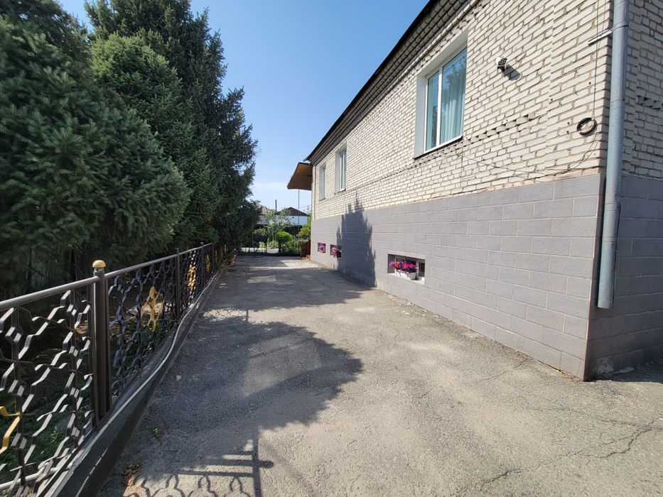 Продам хороший, кирпичный дом!